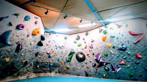 群馬県のクライミング施設「クライミングジム RANBO（ランボ）」